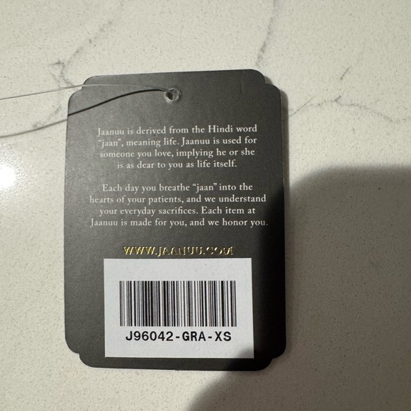 Women’s Jaanuu Gray Short Sleeve Scrub Top XS NWT - Picture 3 of 3